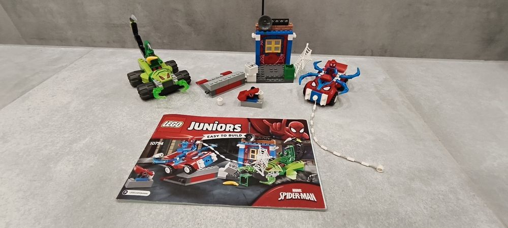 10754LEGO 10754 Juniors Spider-Man kontra Skorpion