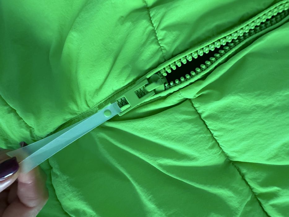 продам зимову куртку ZARA