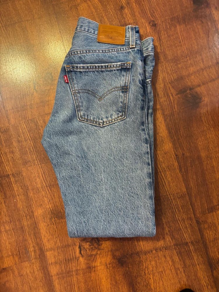 Levis 26-29 damskie