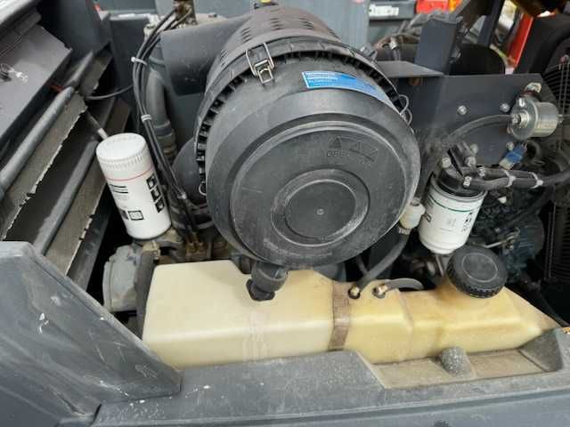 Kompresor śrubowy Atlas Copco XAS 87, 2009, netto: 35.000 PLN.