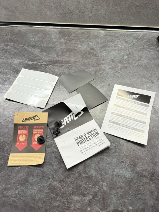 Фірмовий шолом Leatt gpx 3.5