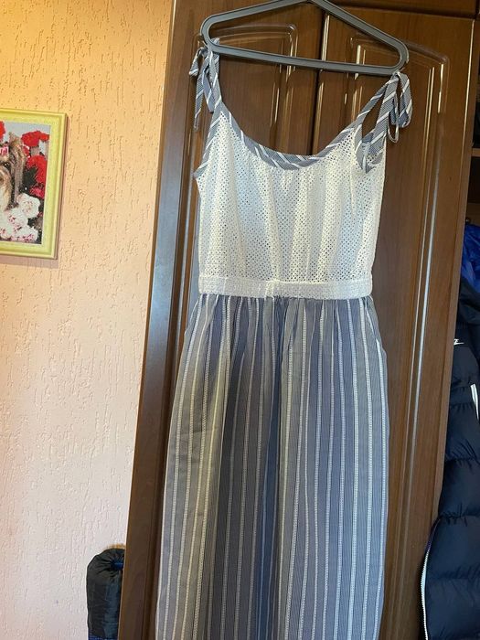 Плаття на лямках