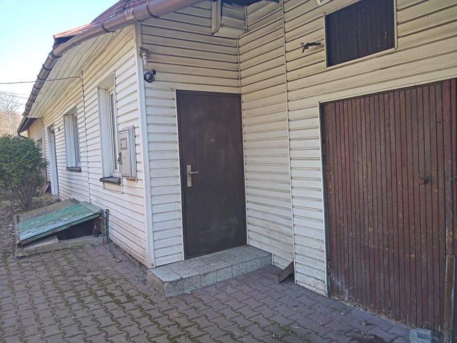 Sprzedam Dom parterowy podpiwniczony ze strychem + garaż