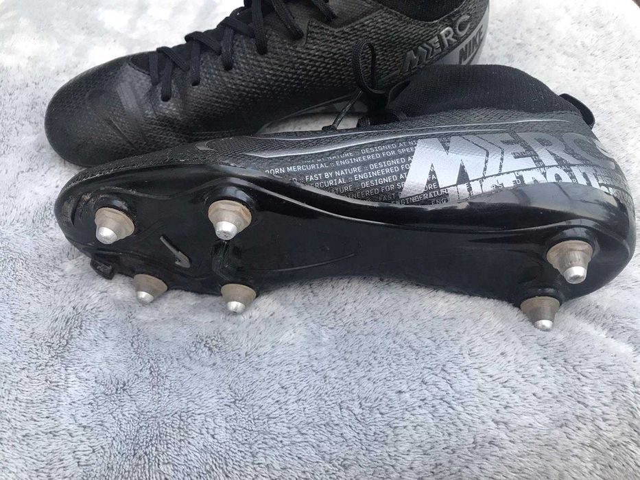 Buty piłkarskie NIKE