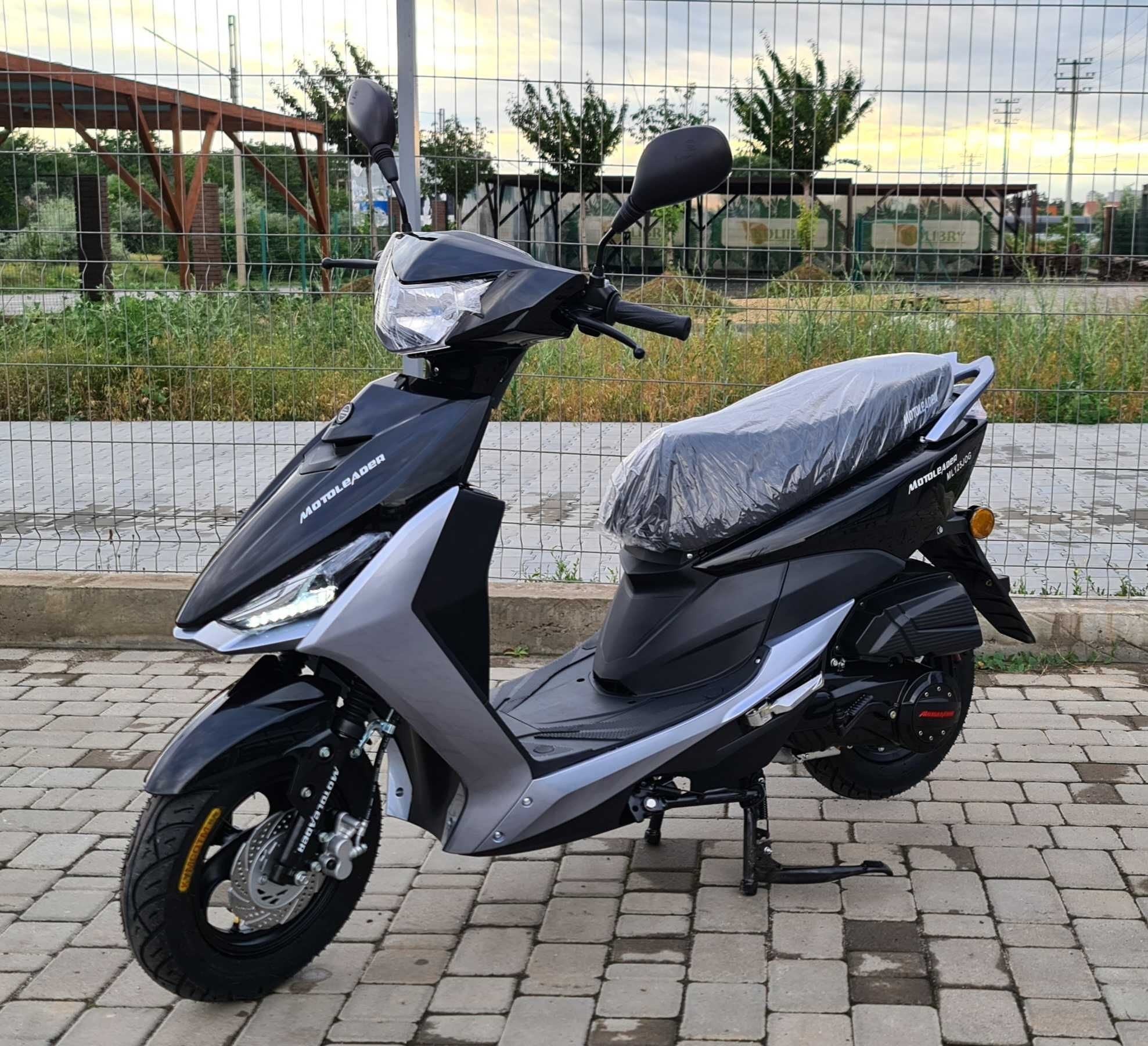 Мопеды, скутера 125 куб, новые