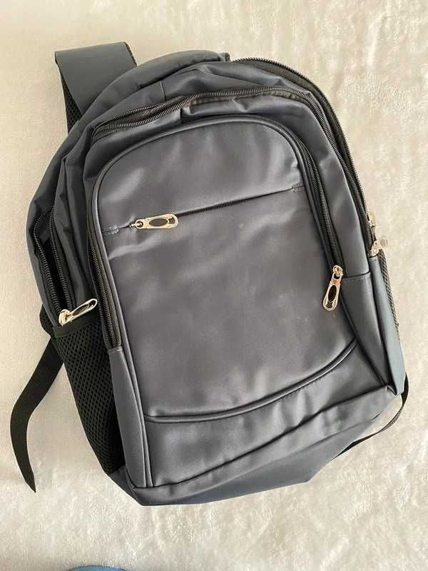 Mochila com imensas arrumações, ideal para computador