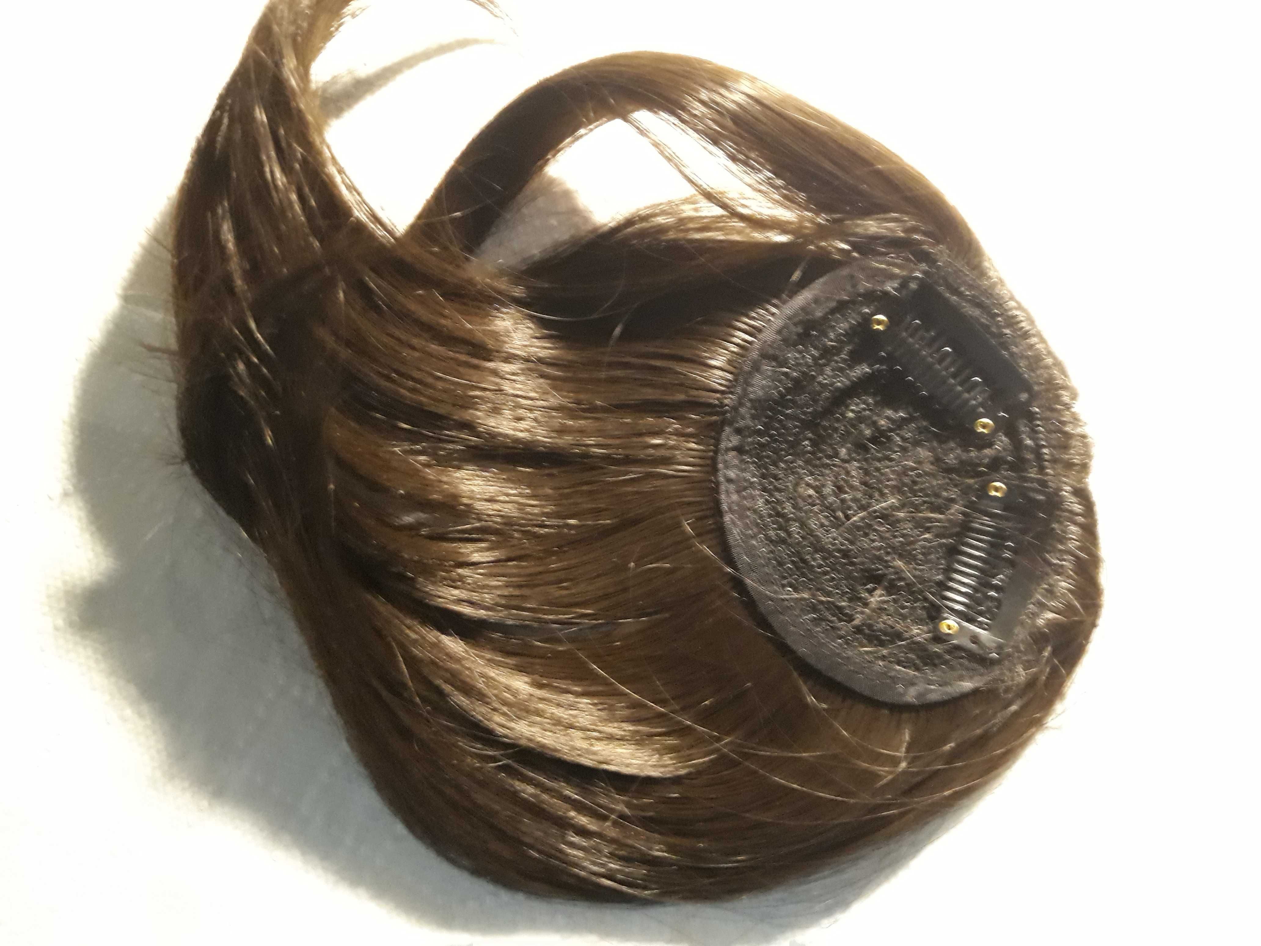 Dopinka- kucyk z włosów syntetycznych.