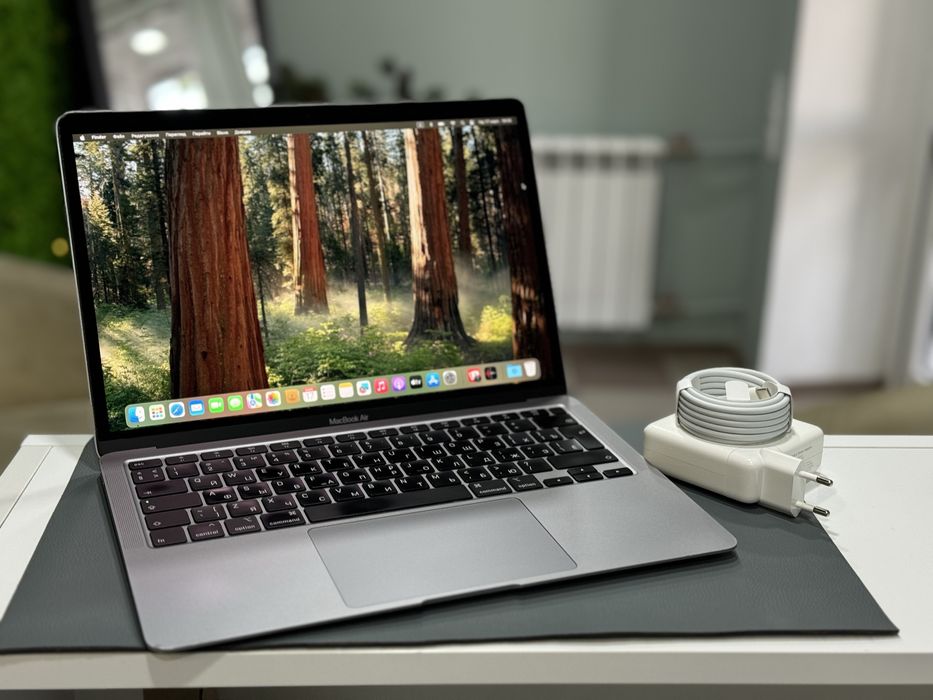 MacBook Air 13, 2020, core i3, 8/256, Silver
