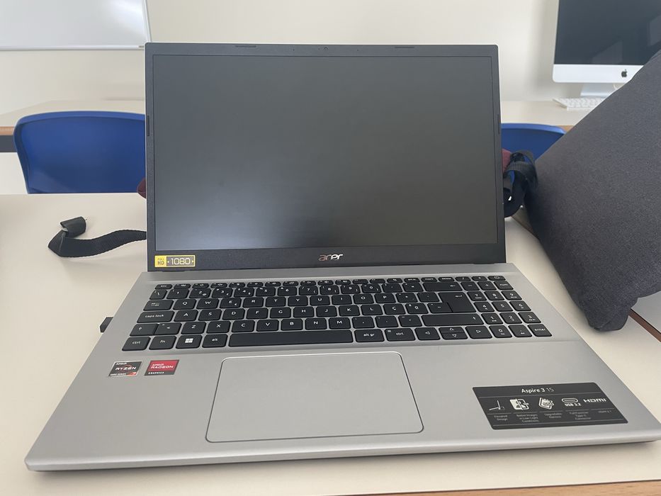 Acer ryzen 7 5700U e AMD Radeon