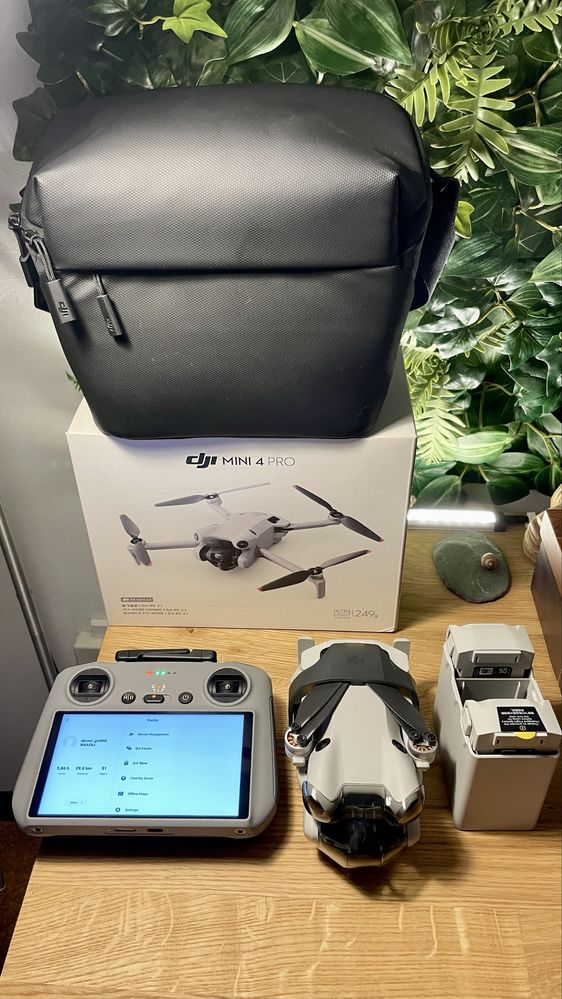 Drone DJI Mini 4 Pro Fly More combo