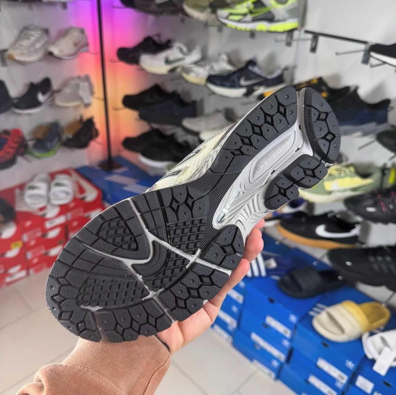 Кросівки New Balance 860V2 ОРИГІНАЛ