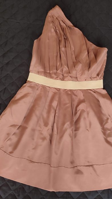 Vestido rosa,seda e algodão, com um ombro único, marca ASOS, 40