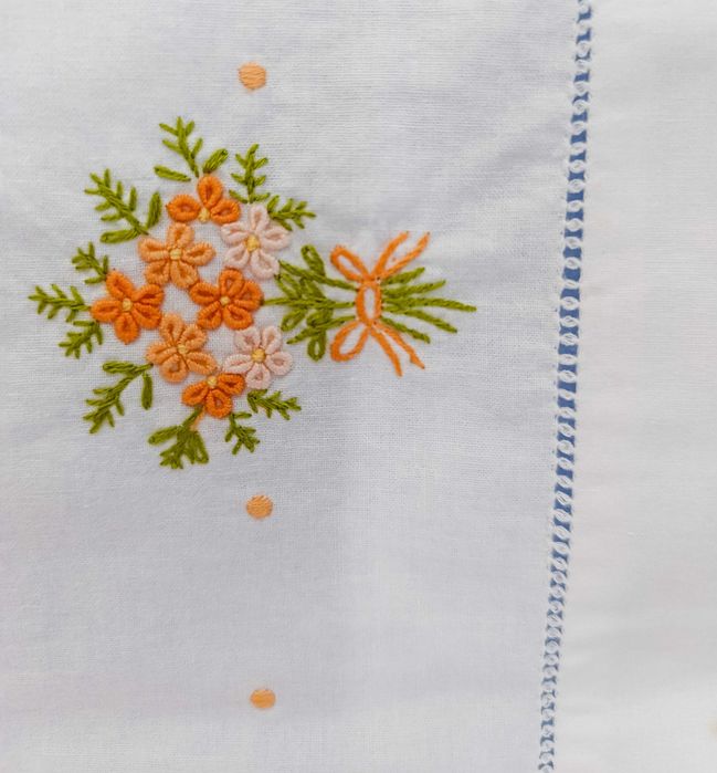 Toalha de Chá Bordada