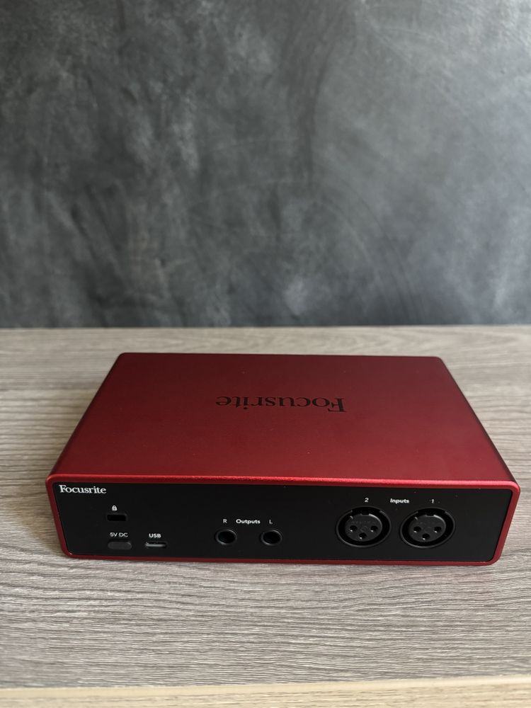 Focusrite Scarlett 2i2 4th gen НОВА
