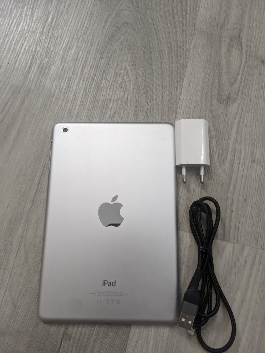 Ipad mini 1 wifi( айклауд! Екран hello)