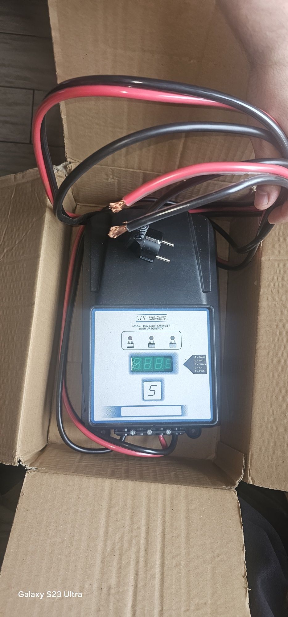 Зарядний пристрій SPE(Італія) модель CBHF2-XP, 24V, 40A