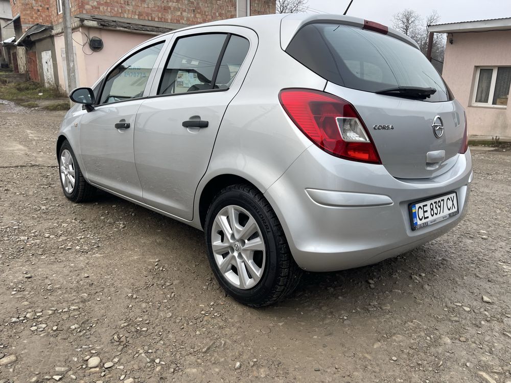 Продам  обмен Opel Corsa 1.2  бензин 5 дверный