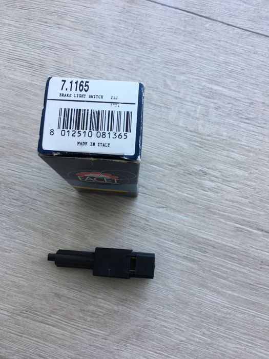 Жабка, кінцевик включення стоп сигналу на Nissan Qashqai j10