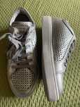 Sportowe buty Guess r.38