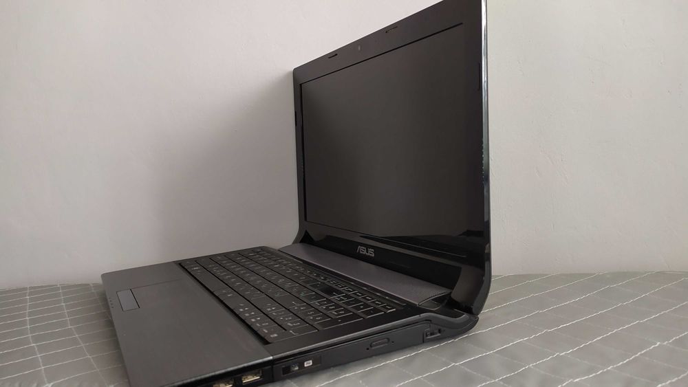 Продам ноутбук ASUS N53Ta