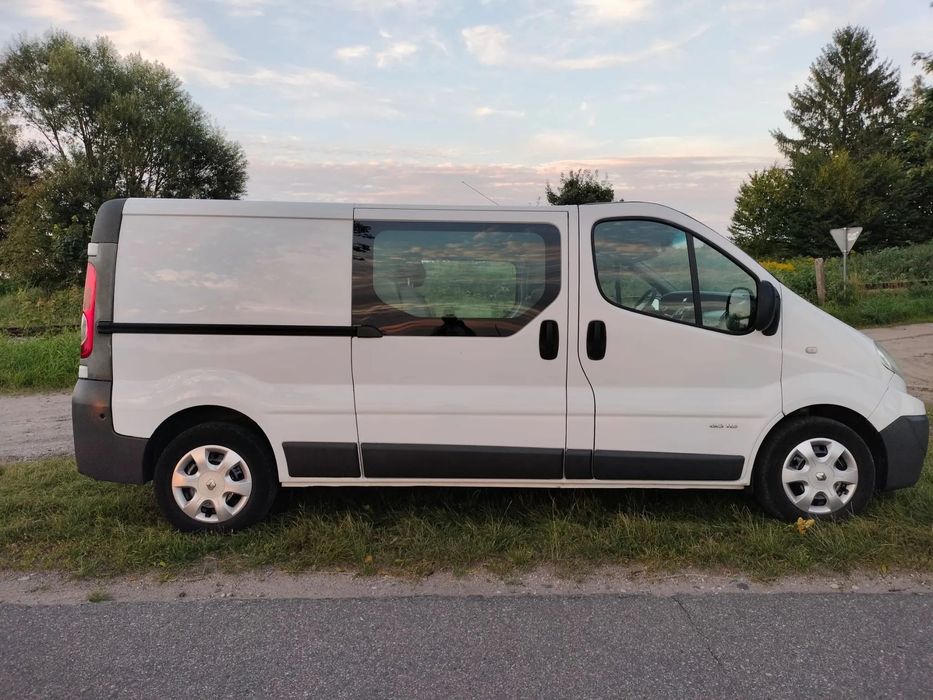 Opel vivaro  Bardzo ładna DOKA 6 osób 2013r klima  L2H2  oryginał zarejestrowany