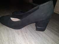 Buty damskie na słupku