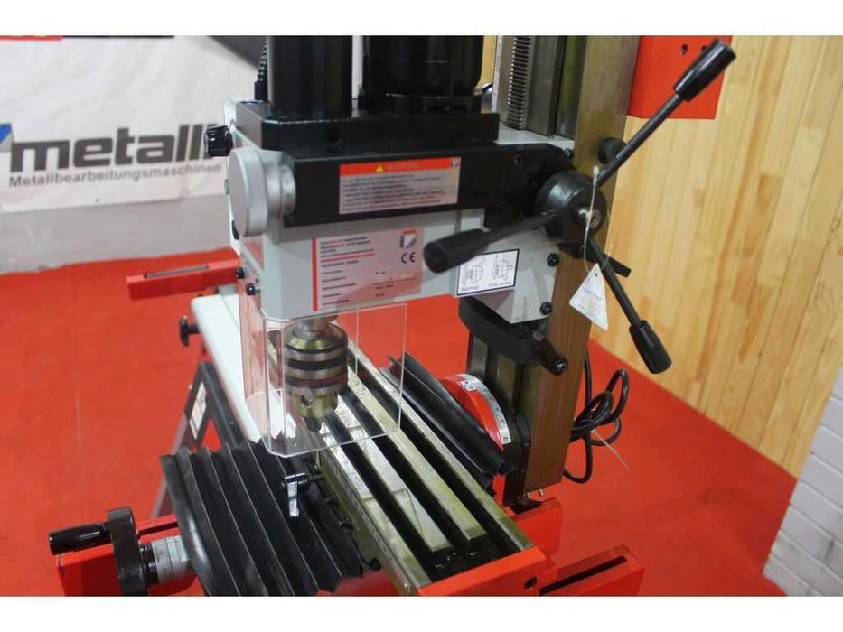 Фрезерний верстат Holzmann BF 16V, 2500 об/хв, поворот голови 45°