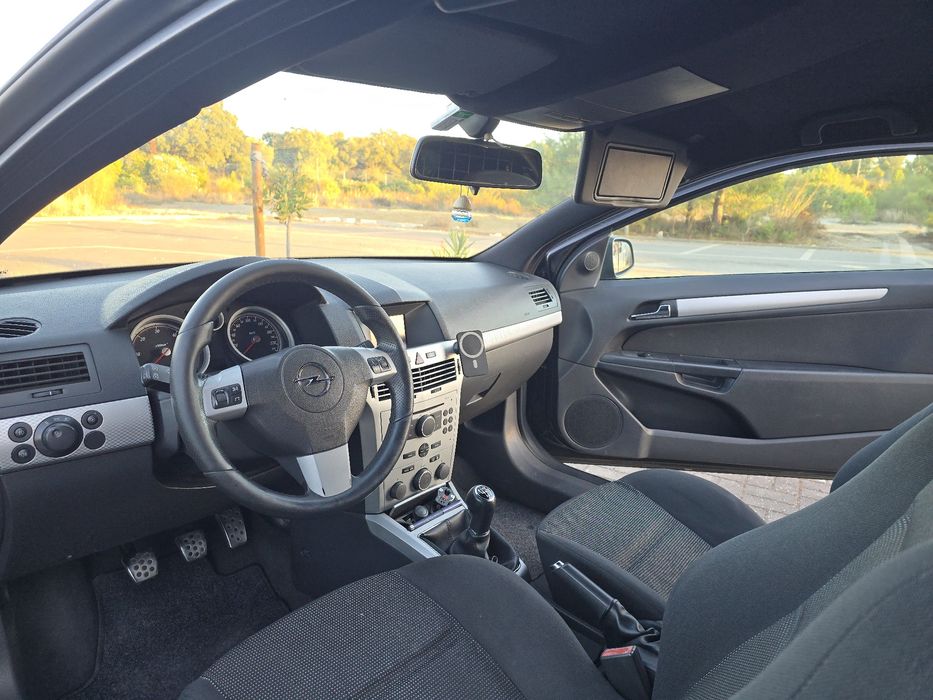 Opel Astra H GTC 1.9D 150cv