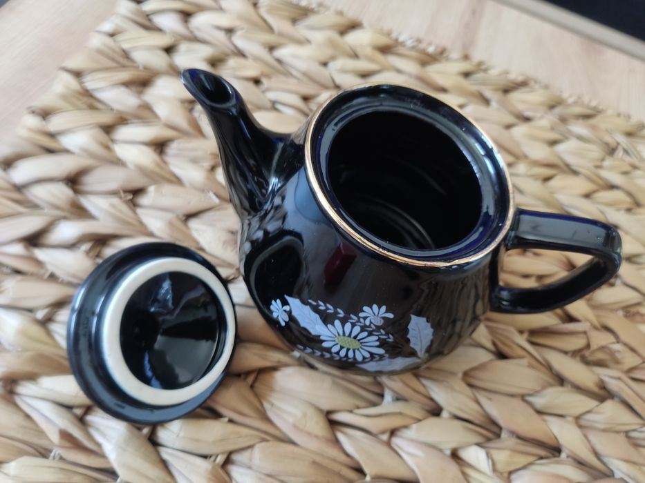 Porcelanowy imbryczek