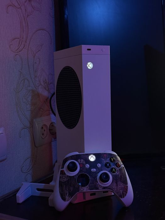Продам Xbox Series S,512gb