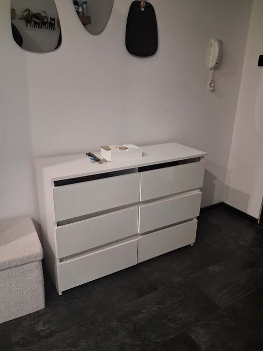 Biała komoda 100 cm fronty w połysku