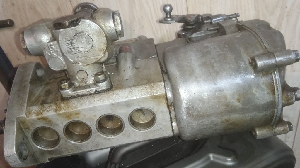 Pompa wtryskowa Ursus C-360 C-355 kompletna C-4011 do regeneracji