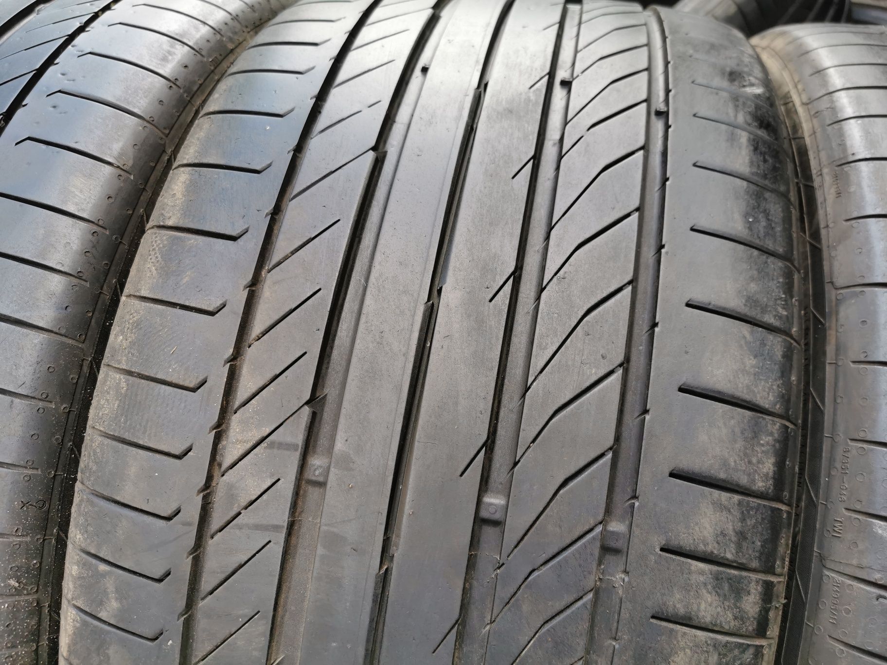 Летняя резина 295/35 R21 Continental