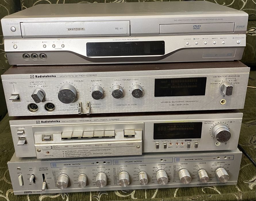 Продам ретро-аудіосистему + відеопрогравач