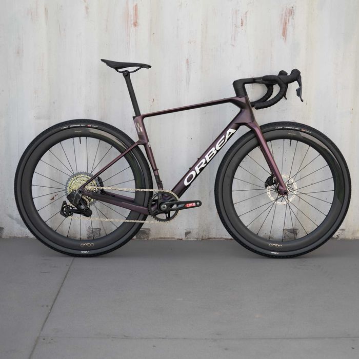 Rower gravel Orbea Terra Race M31eLTD rozm M sunset Rival XPLR E1