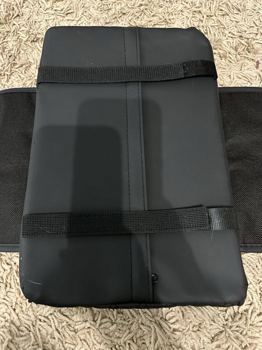 Підлокітник в авто