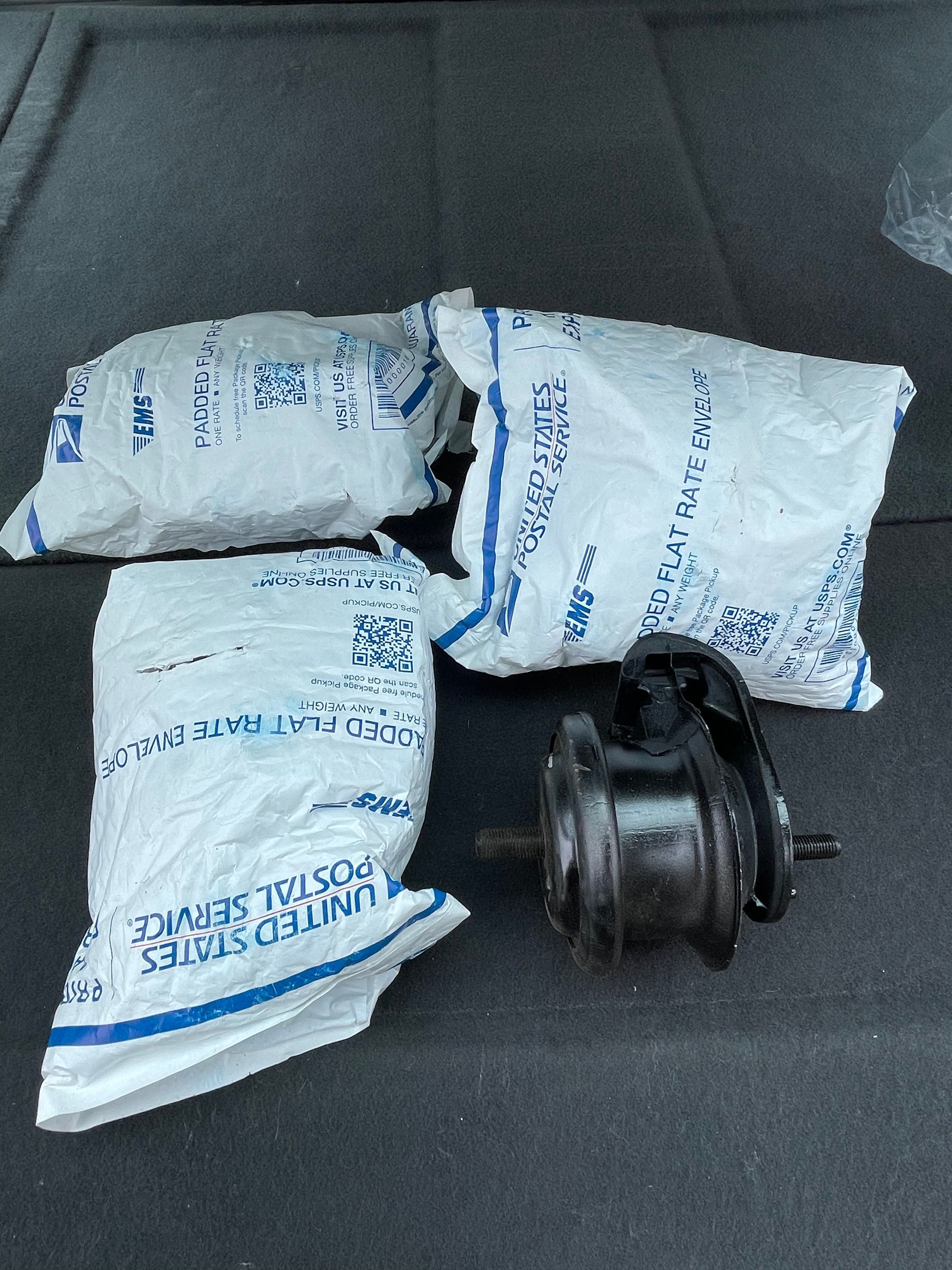 Suportes de Motor Novos para Infiniti M45 – Esq. e Dir.