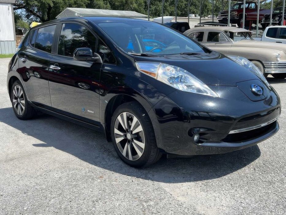 Nissan LEAF SL      2015