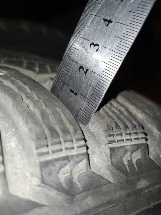 Гума зимова шиповпна 205 55 16 Nokian Hakkapelitta