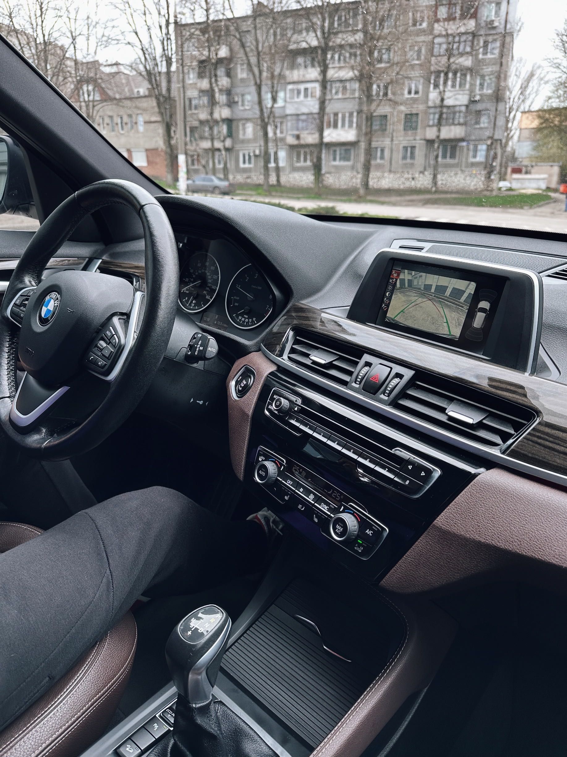 Продам BMW X1 F48 отличное состояние топовая комплектация