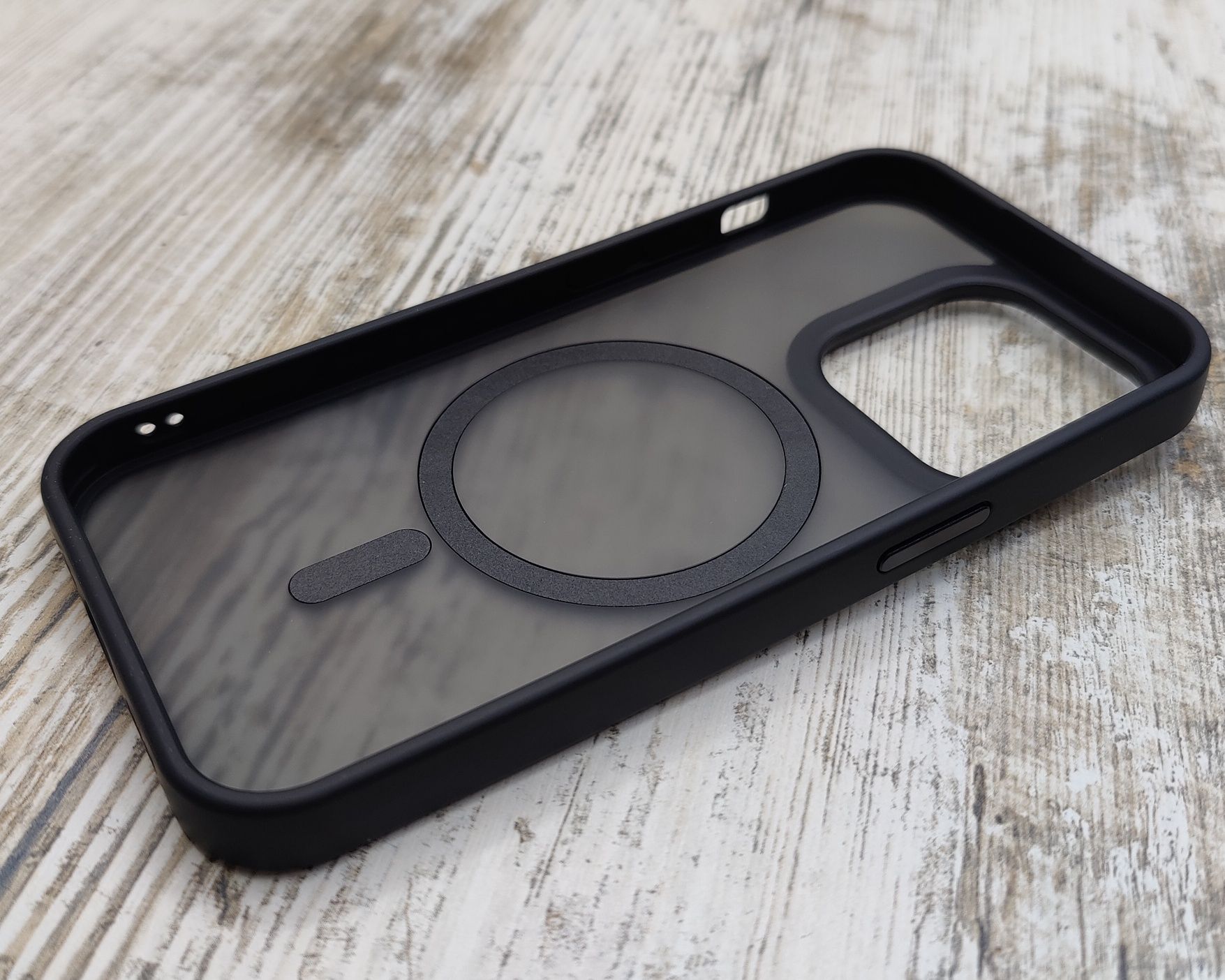 Чехол матовый с MagSafe на IPhone 14 Pro/ 14 Pro Max/ 14.