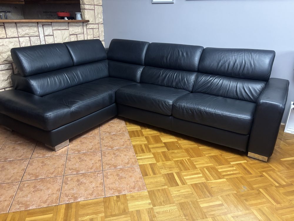 Narożnik z funkcją spania wraz z pufą