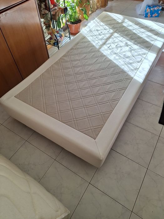 sommier  // colchão ou apenas