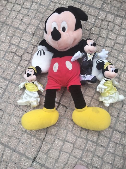 Peluches médio e 3 pequenos