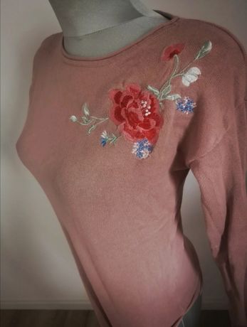 Sweterek damski brudny róż haft nowy