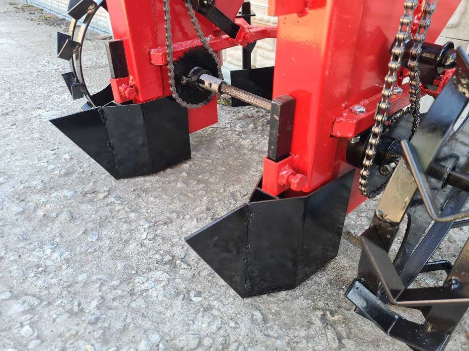 Часникосаджалка мотоблочна навісна ланцюгова рядна саджалка часнику