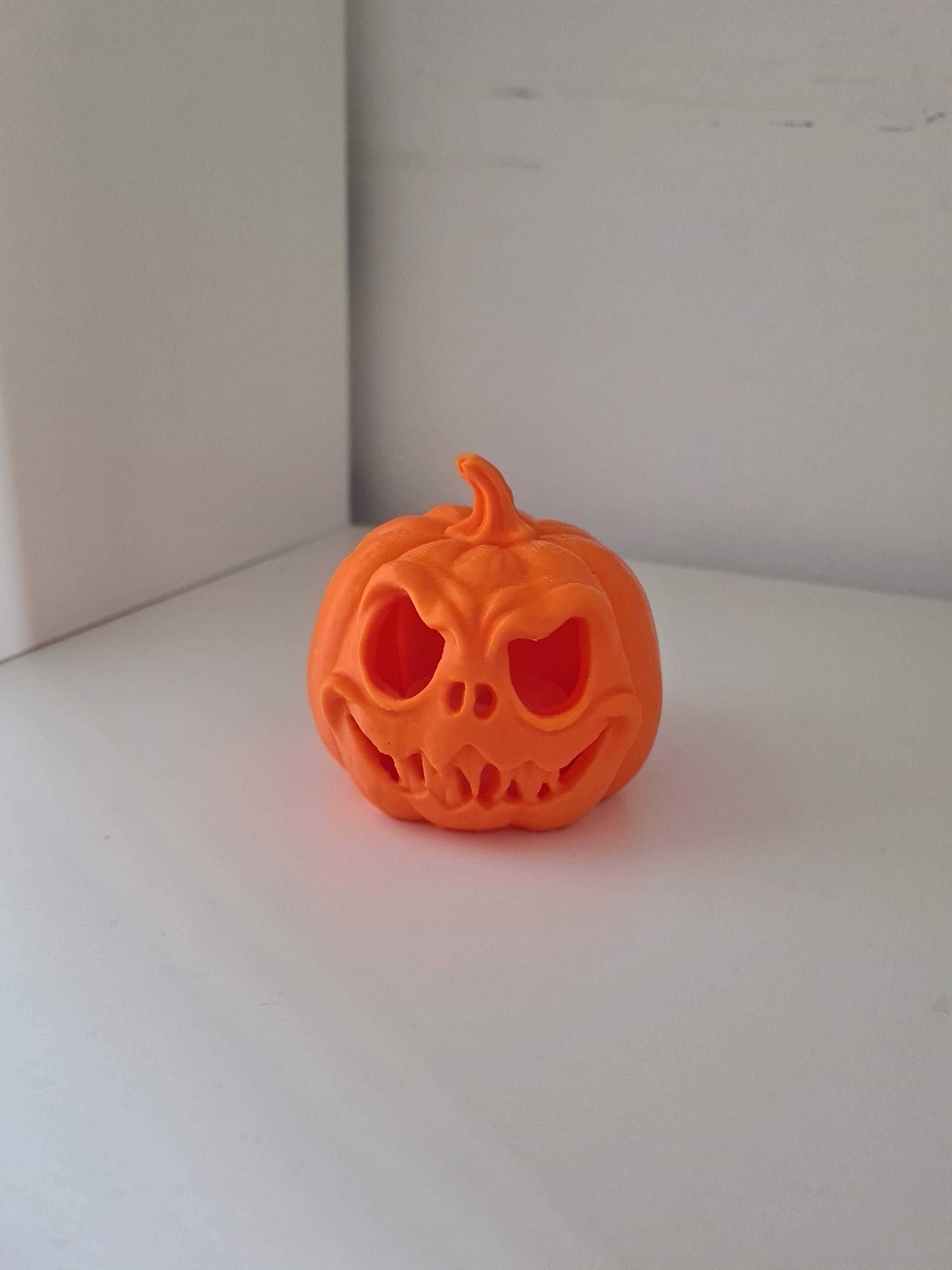Decore a sua casa com esta Abobora Halloween inclui LED.