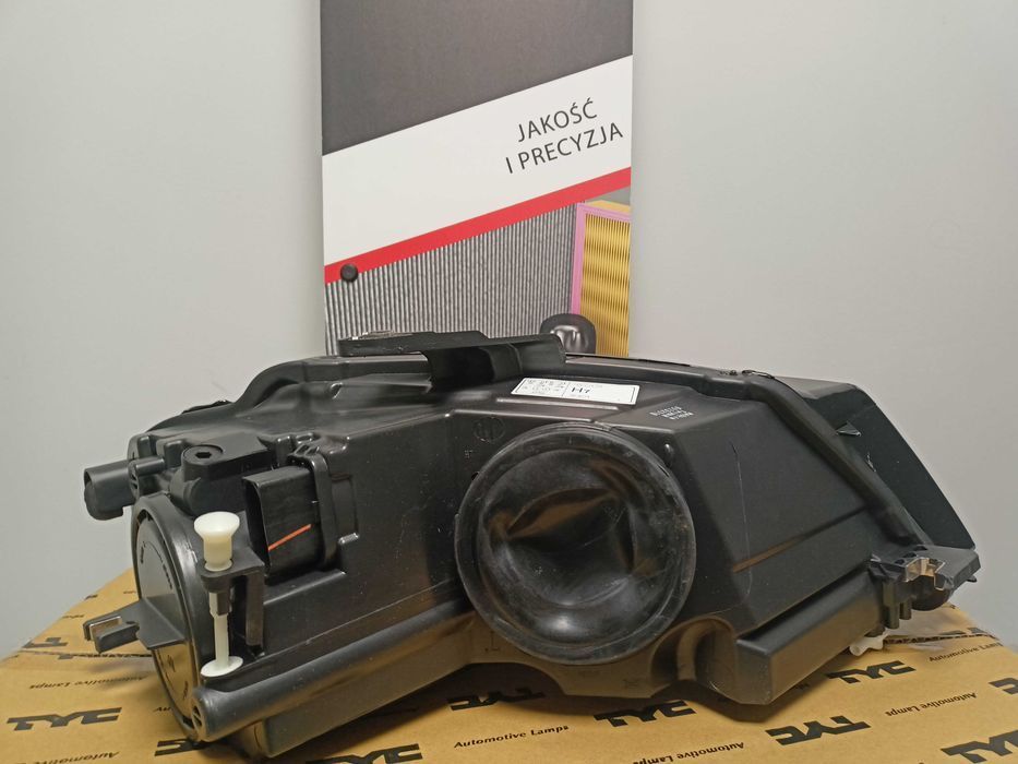 Audi A3 07.08-08.12 Lampa/Reflektor przód lewy /H7+H7