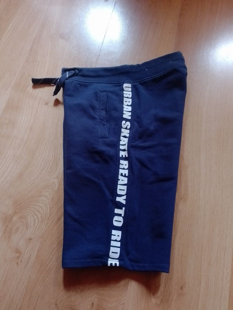 Pepperts krótkie spodenki dresowe r. 140 cm