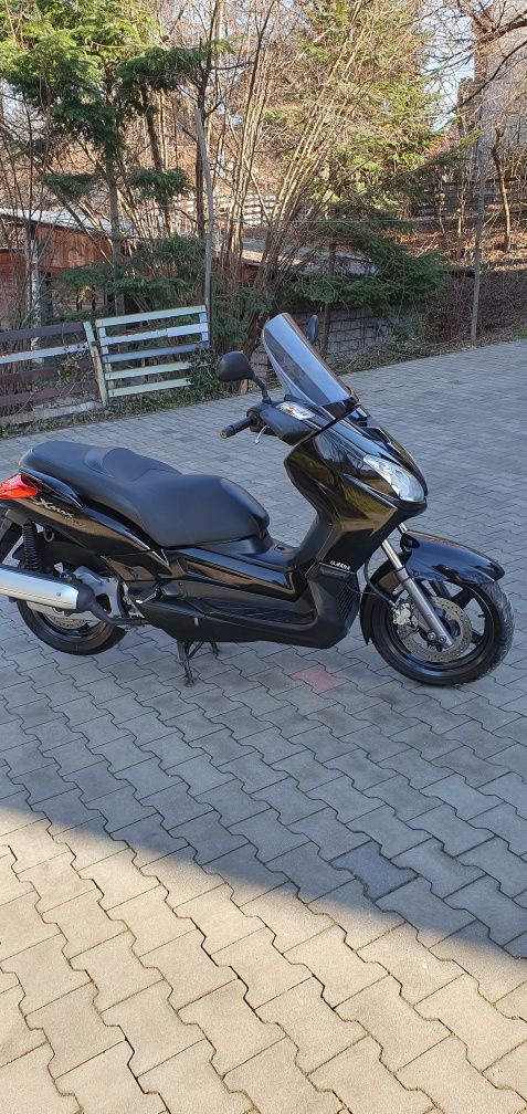 Yamaha x-max 125cm3,  2008r. , na kategorie B